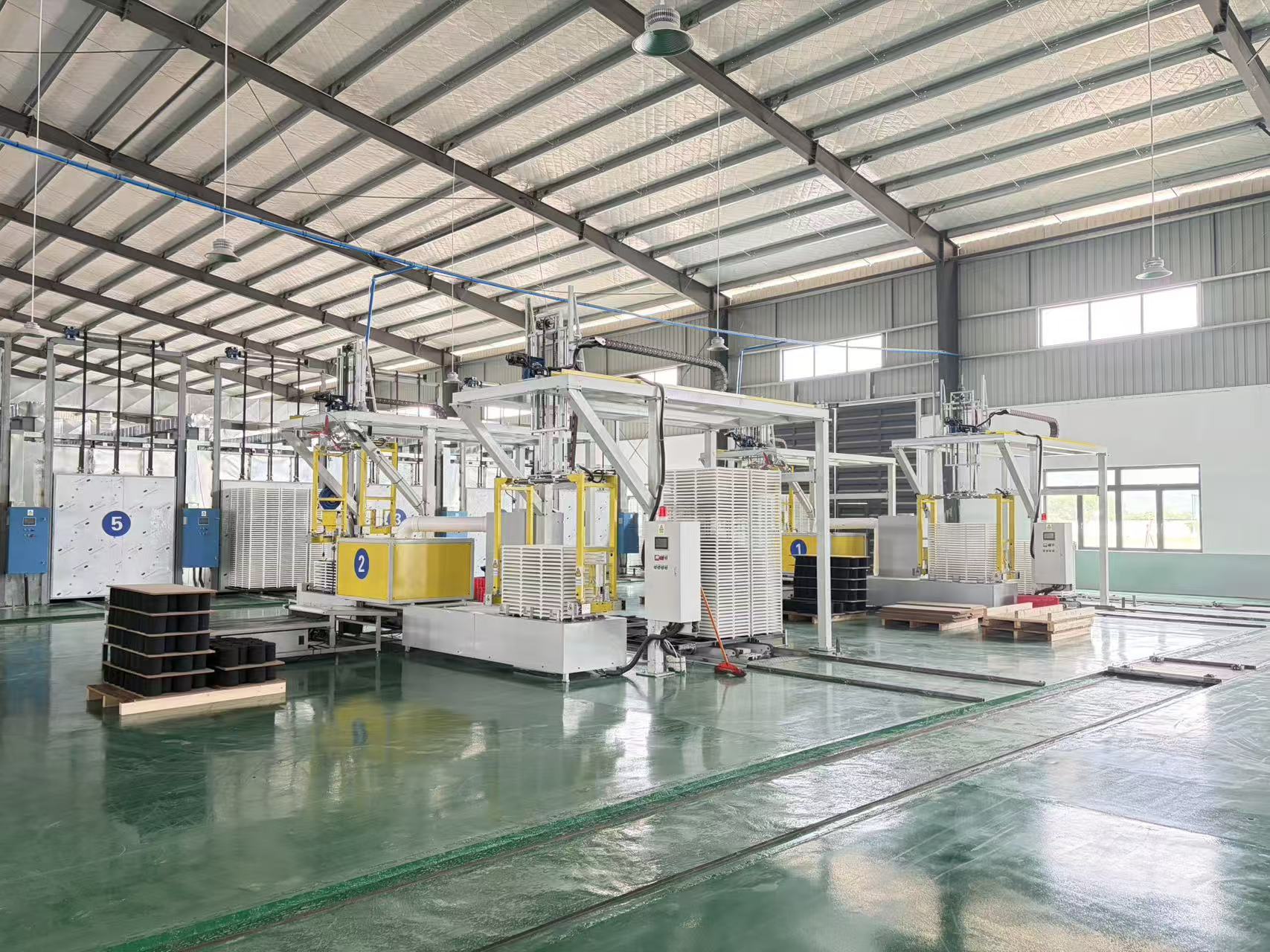 车间全景 / Production floor