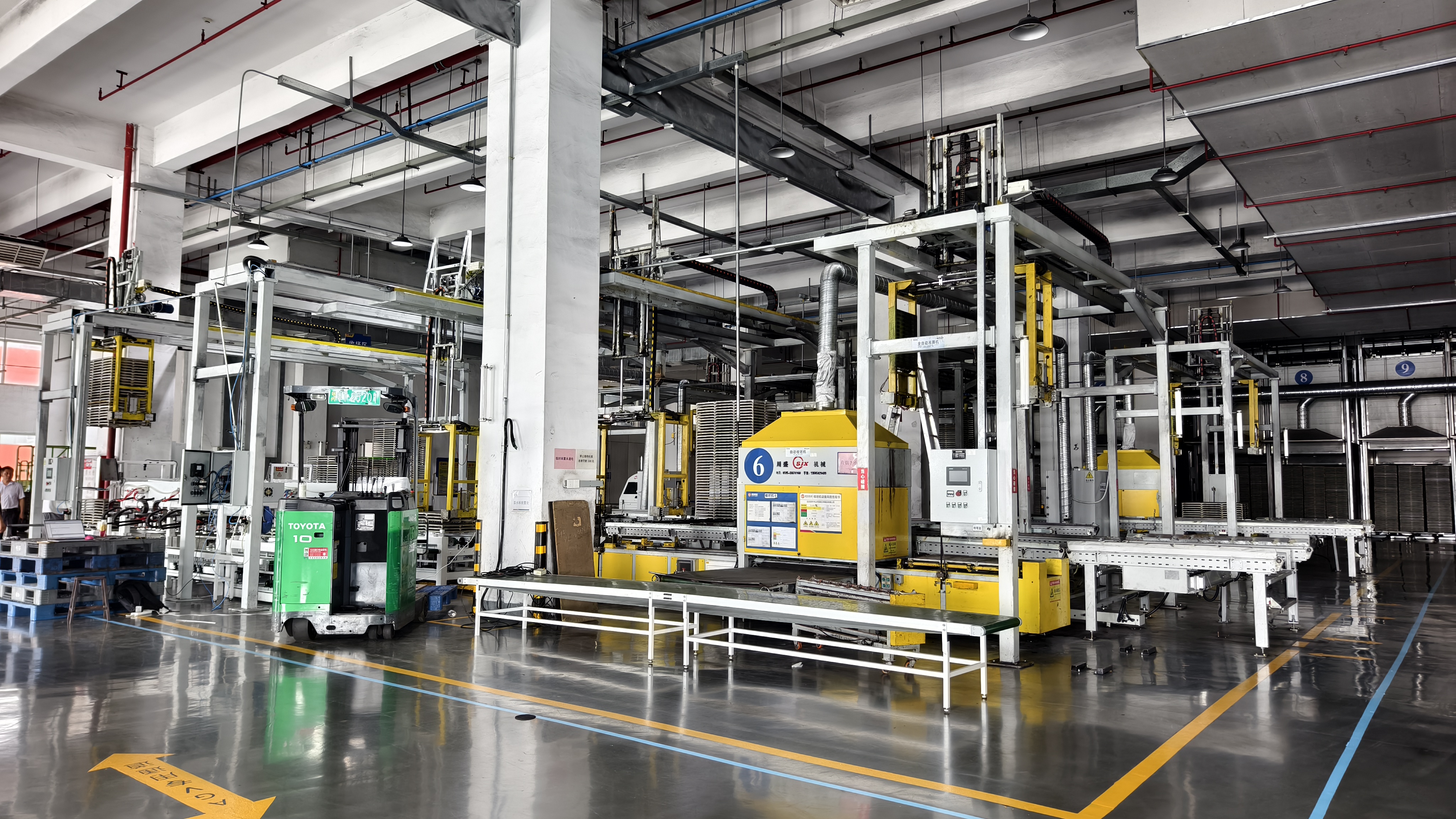中国中山总部基地生产设备 / Production equipment in Zhongshan, China